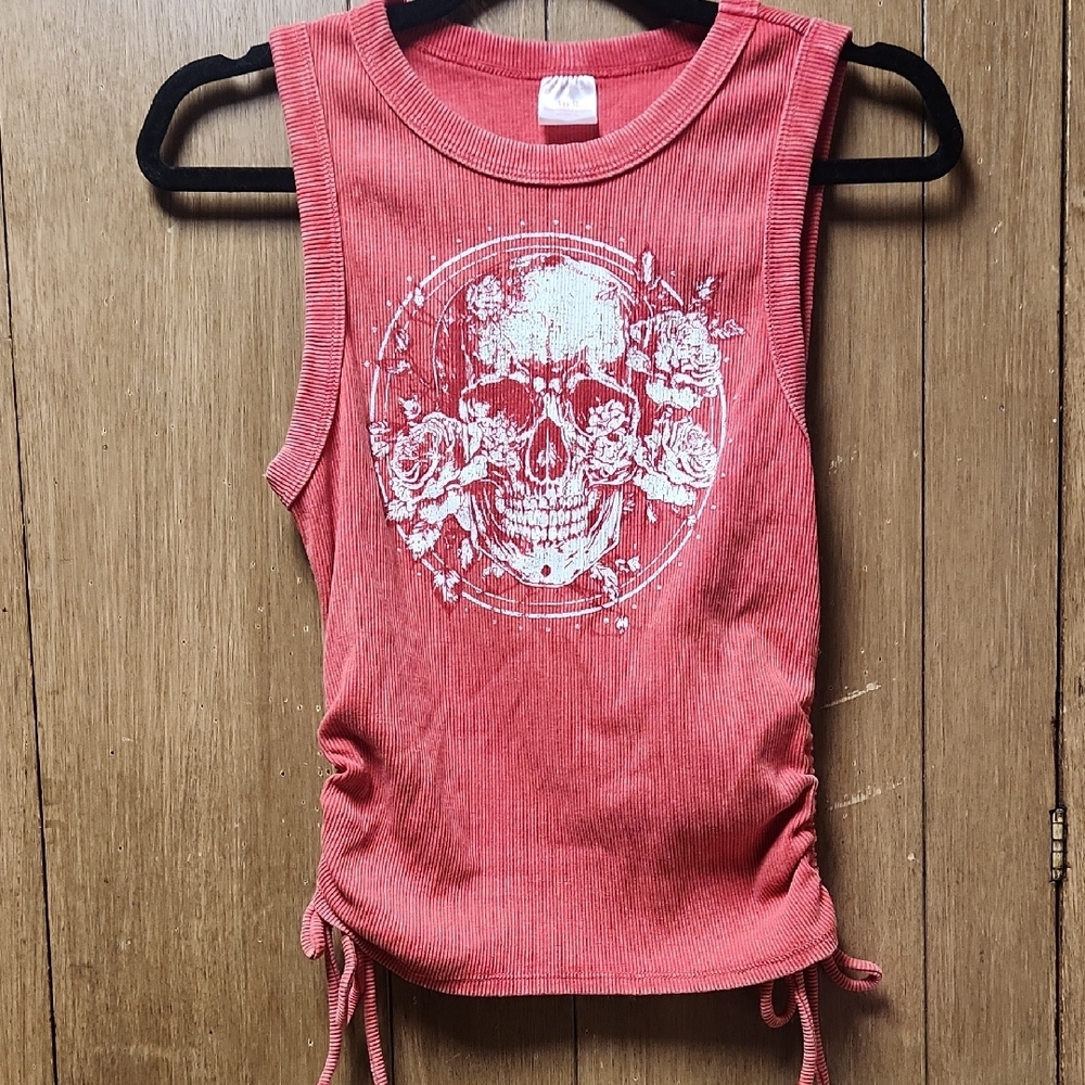 Red Ribbed Top Skull Tank Tie Sides